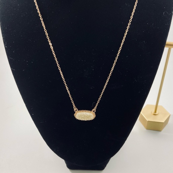 Druzy Gemstone Necklace with Earrings - Picture 4 of 4